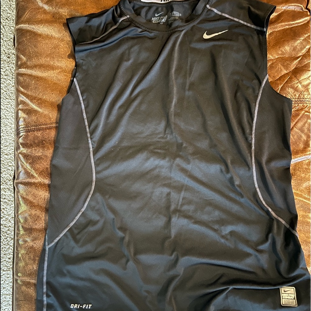 Men’s Nike sleeveless shirt